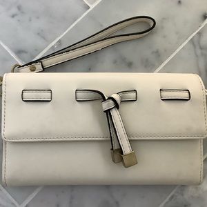 Simply Noelle White Crossbody Wristlet Wallet Purse NWT